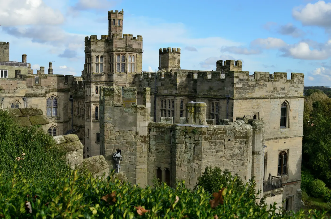 Warwick Castle (Entry Ticket included) and Stratford upon Avon Christmas Market from London